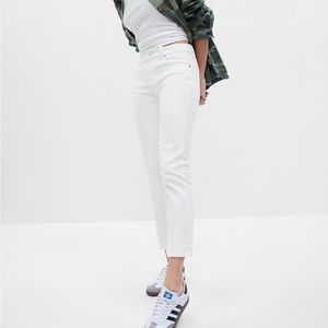 Brand New Optic White girlfriend jeans from Gap